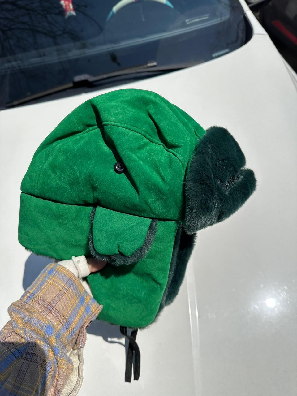 "CHROMA" GREEN EMBROIDERED USHANKA HAT